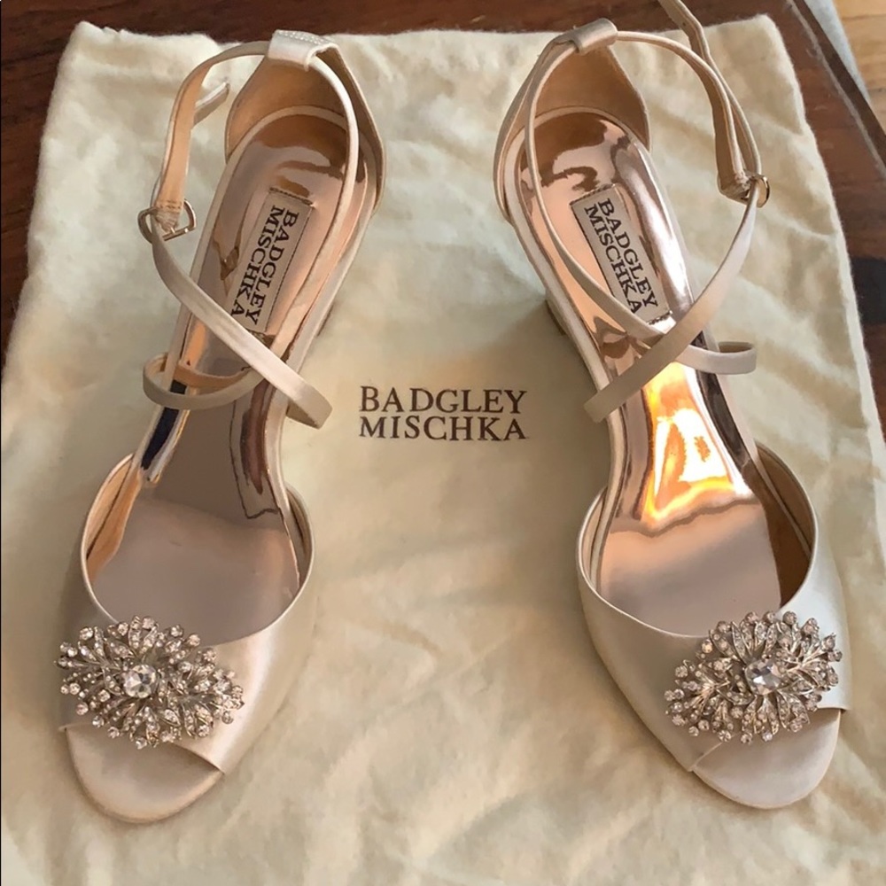 Badgley Mischka Bridal Wedge-Ivory off white